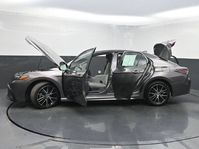 Used 2024 Toyota Camry SE FWD image 37
