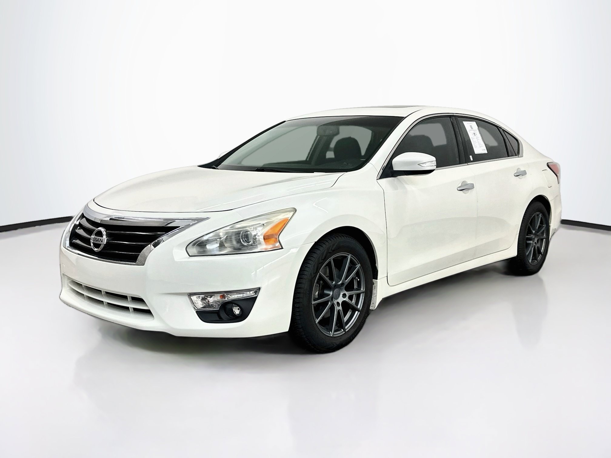 Used 2015 Nissan Altima 2.5 SL w/ Moonroof Package FWD image 3