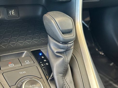 Used 2025 Toyota RAV4 XLE AWD/4WD image 24