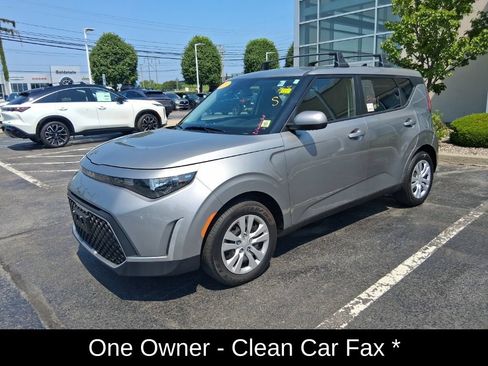 Used 2025 Kia Soul LX FWD image 8