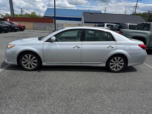 Used 2011 Toyota Avalon Limited FWD image 4