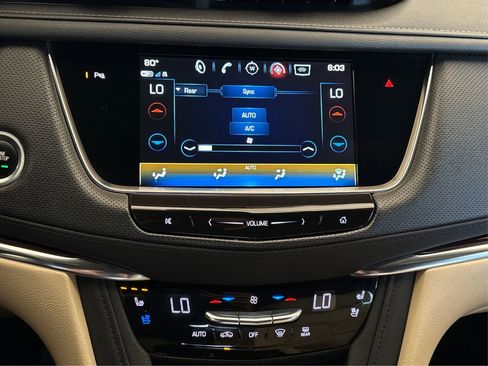 Used 2019 Cadillac XT5 Premium Luxury FWD image 25