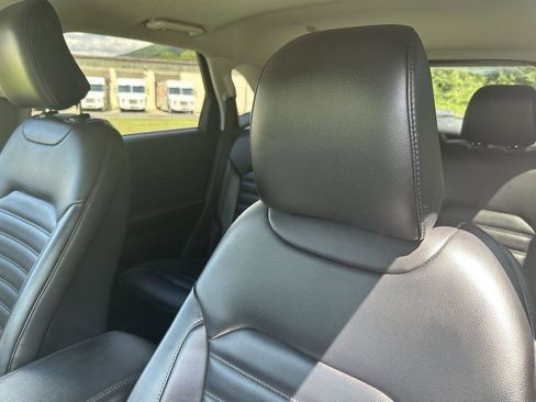 Used 2022 Ford Edge SEL image 20