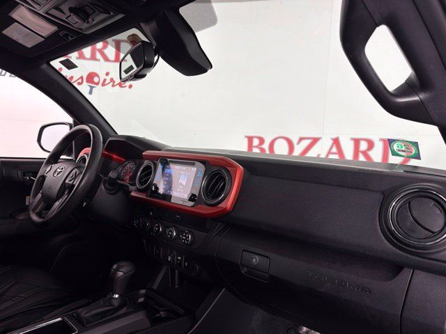 Used 2019 Toyota Tacoma TRD Off-Road AWD/4WD image 36
