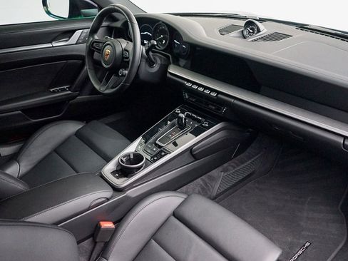 Used 2024 Porsche 911 Carrera image 34