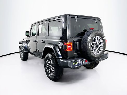 Used 2025 Jeep Wrangler Unlimited Sahara AWD/4WD image 5