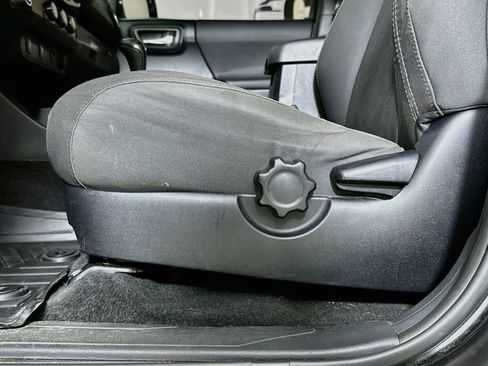 Used 2016 Toyota Tacoma TRD Sport w/ Towing Package RWD image 23
