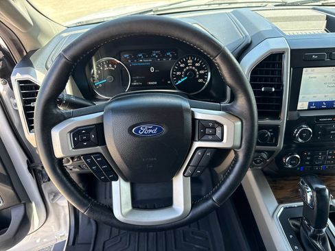 Used 2020 Ford F150 Lariat RWD image 14