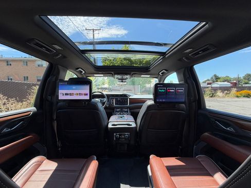 Used 2024 GMC Yukon XL Denali Ultimate AWD/4WD image 25