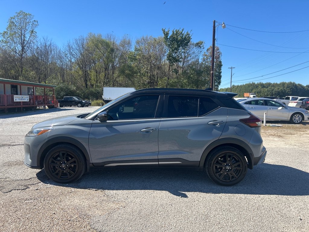 Used 2023 Nissan Kicks SR FWD image 5
