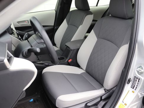 Used 2025 Toyota Corolla LE FWD image 4