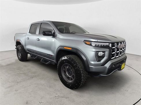 Used 2025 GMC Canyon AT4 w/ Nightfall Edition image 7