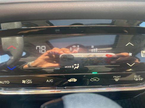 Used 2018 Honda HR-V EX image 16