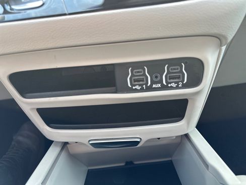 Used 2022 Chrysler Voyager LX FWD image 29