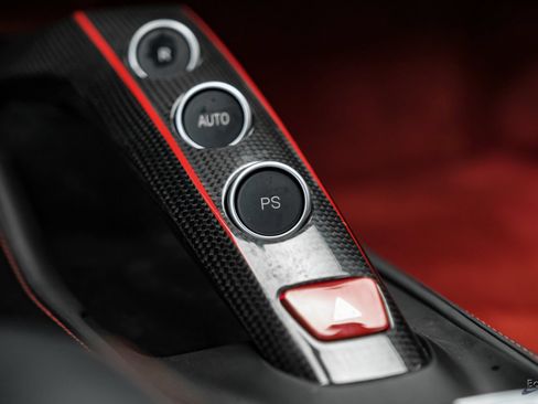 Used 2017 Ferrari 488 GTB RWD image 74