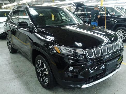 Used 2022 Jeep Compass Limited w/ Sun and Sound Group AWD/4WD image 2
