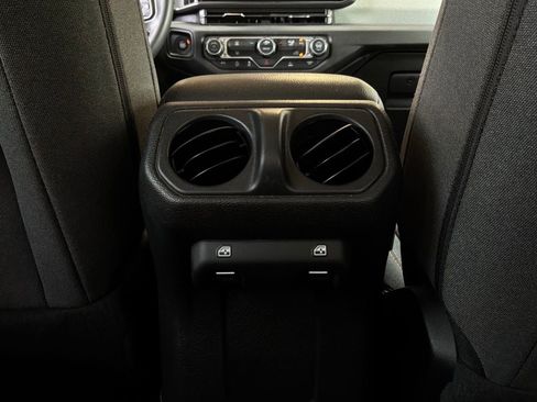 Used 2025 Jeep Wrangler Unlimited Sport AWD/4WD image 12