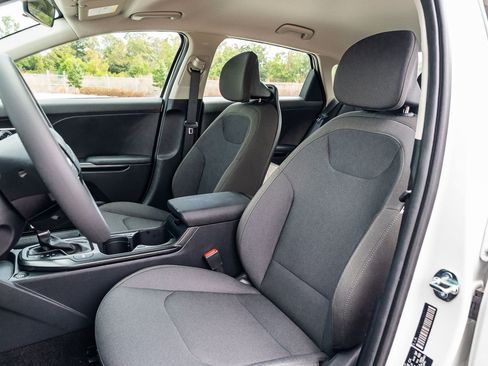 New 2026 Kia K4 FWD image 16