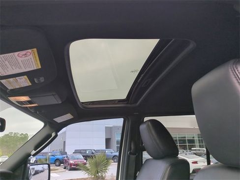 Used 2016 Lincoln Navigator Select image 20