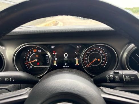Used 2023 Jeep Wrangler Unlimited Sport AWD/4WD image 14