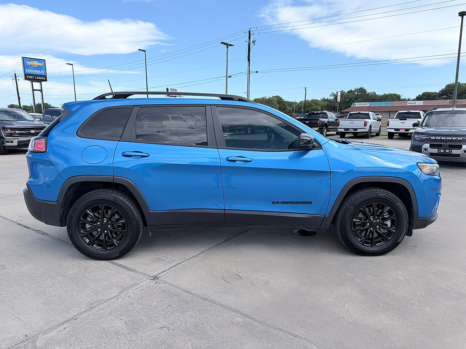 Used 2023 Jeep Cherokee Altitude Lux AWD/4WD image 8