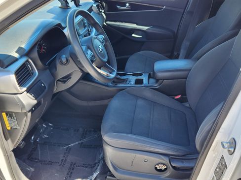 Used 2017 Kia Sorento LX AWD/4WD image 13