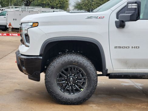 New 2026 Chevrolet Silverado 2500 ZR2 image 16