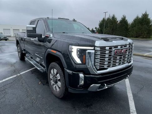 Used 2024 GMC Sierra 3500 Denali w/ Denali Reserve Package image 4