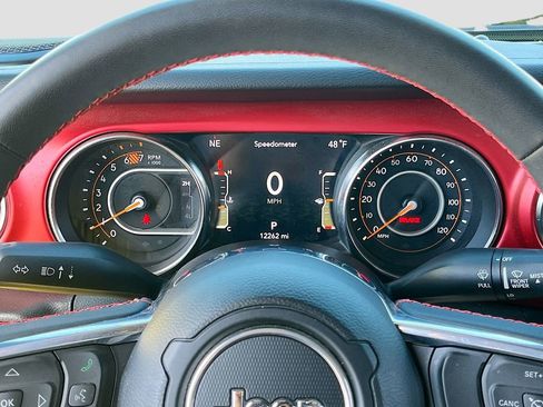 Used 2023 Jeep Wrangler Rubicon image 12