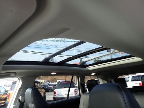 Used 2025 Toyota Grand Highlander Limited image 25