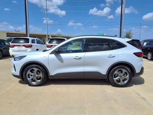 Used 2025 Ford Escape ST-Line FWD image 3