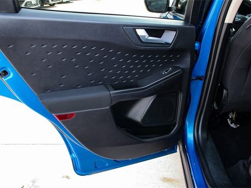 Used 2020 Ford Escape SE image 33