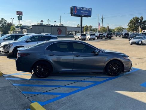 Used 2022 Toyota Camry XSE image 4