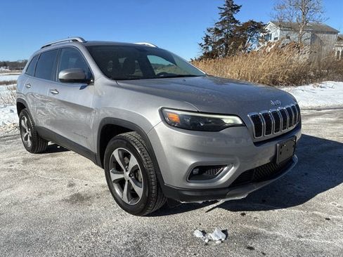 Used 2019 Jeep Cherokee Limited image 2