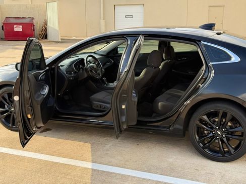 Used 2018 Chevrolet Malibu LT w/ Redline Edition FWD image 11