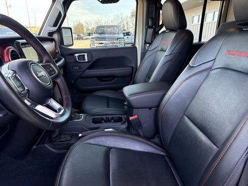 Used 2022 Jeep Gladiator Rubicon w/ Cold Weather Group image 5