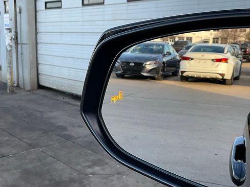 Used 2025 Toyota RAV4 XLE image 21