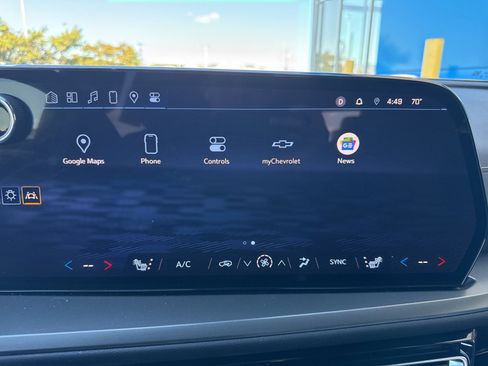 Used 2025 Chevrolet Traverse LT image 24