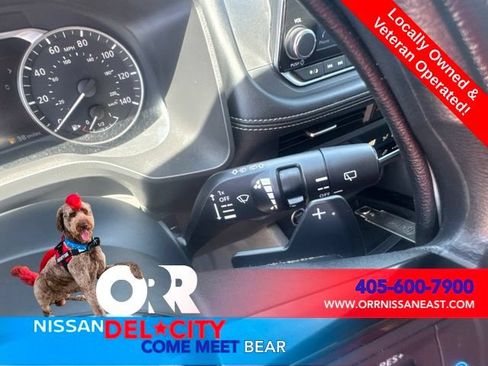 Used 2023 Nissan Rogue SV FWD image 18