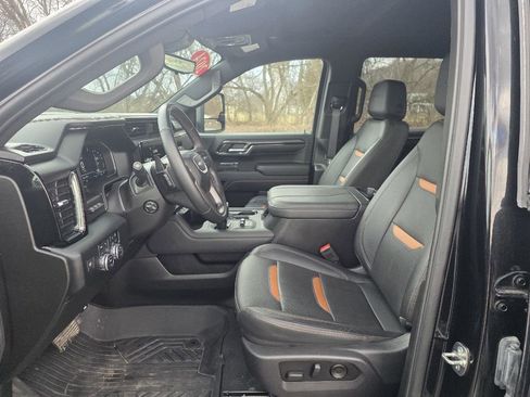 Used 2024 GMC Sierra 1500 AT4 w/ Technology Package AWD/4WD image 22