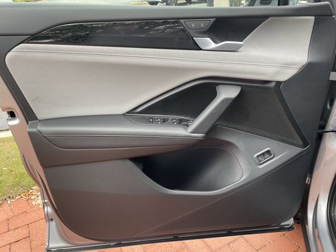 New 2026 Volkswagen Tiguan SE image 14