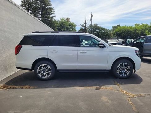 New 2026 Ford Expedition Active AWD/4WD image 4