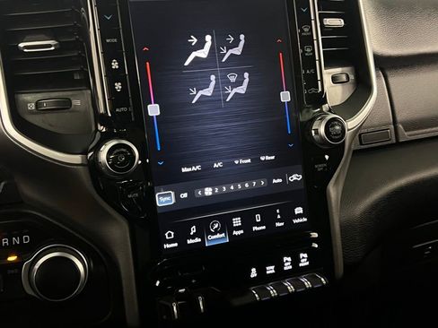 Used 2024 RAM 2500 Big Horn w/ Sport Appearance Package image 18