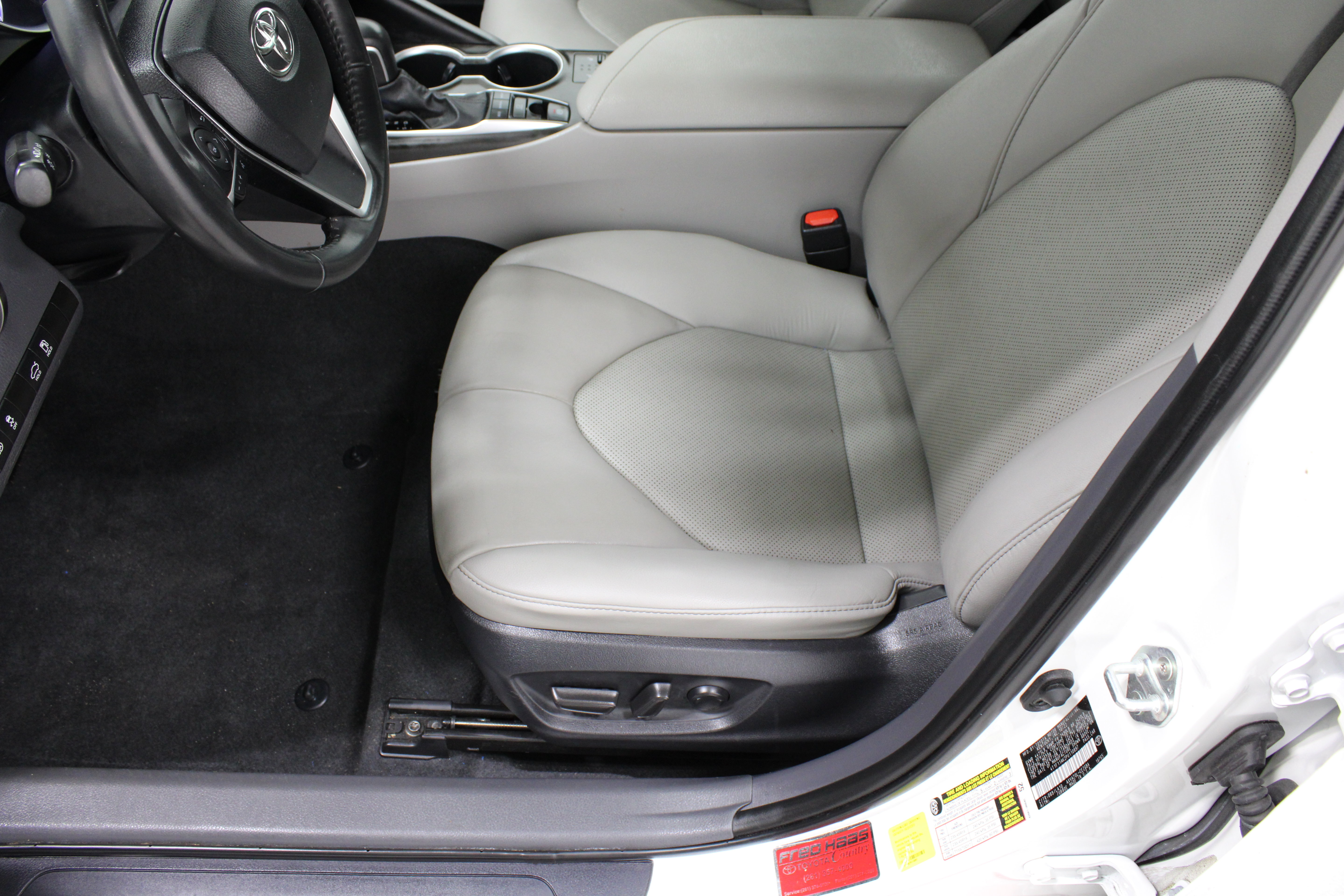 Used 2023 Toyota Camry XLE FWD image 15