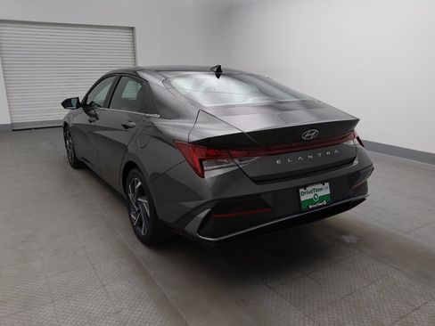 Used 2025 Hyundai Elantra SEL FWD image 5
