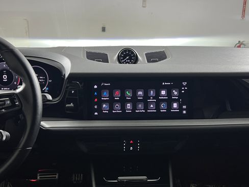 Certified 2024 Porsche Cayenne S AWD/4WD image 19