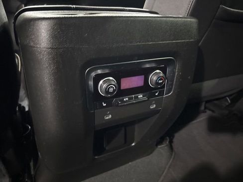 Used 2023 Chevrolet Suburban Premier image 24