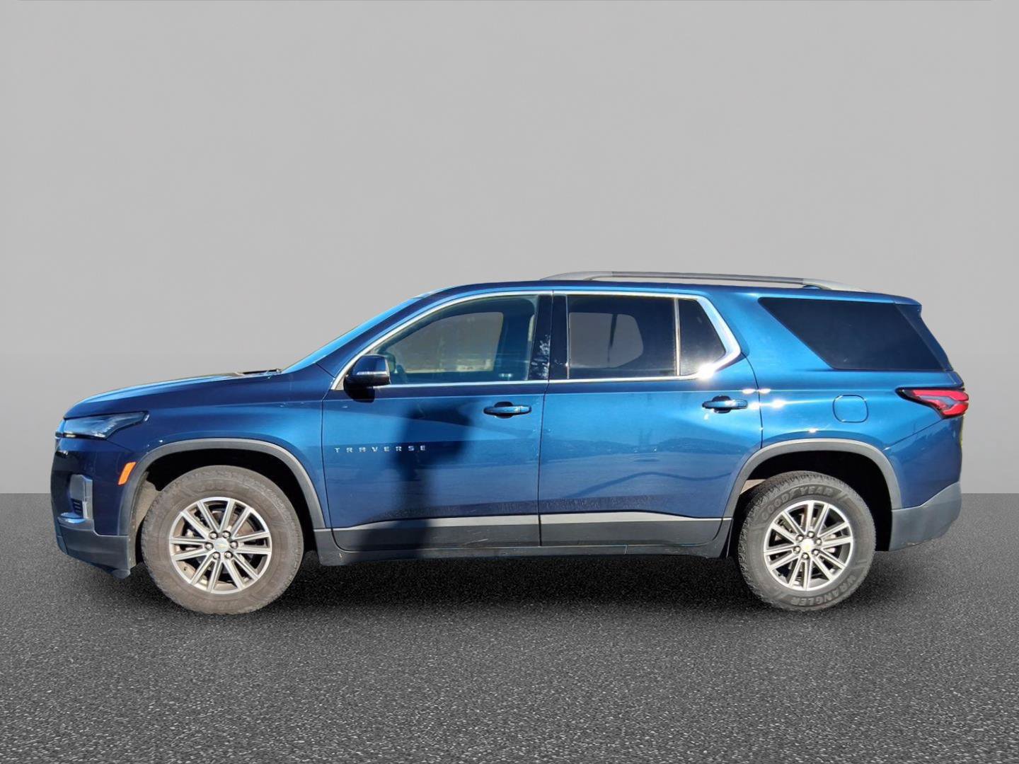 Used 2022 Chevrolet Traverse LT FWD image 1