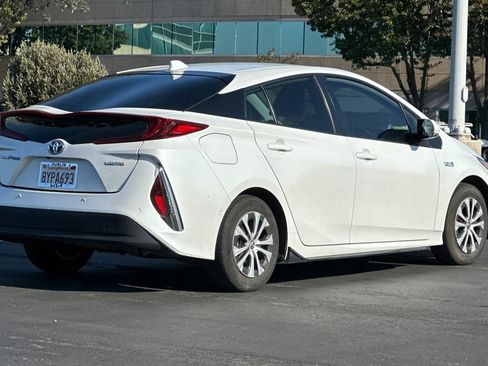Used 2022 Toyota Prius Prime Limited image 4