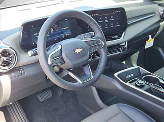 New 2026 Chevrolet Equinox LT w/ Convenience Package II FWD video 3